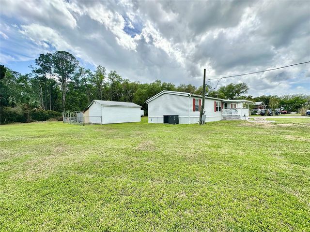 18400 SE 90TH LANE, Ocklawaha, FL 32179