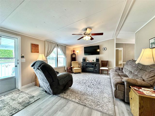 18400 SE 90TH LANE, Ocklawaha, FL 32179