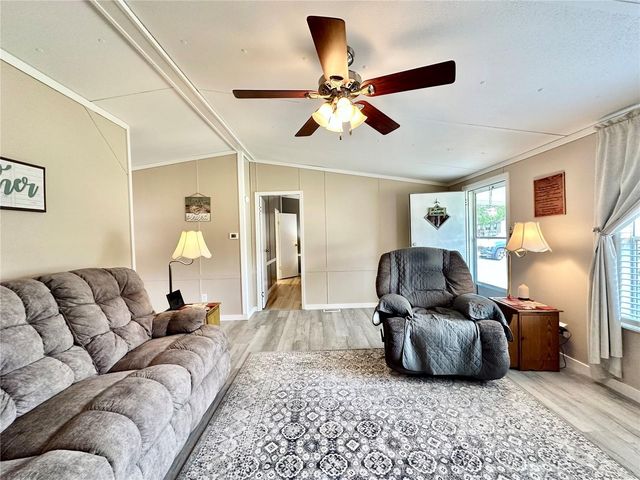 18400 SE 90TH LANE, Ocklawaha, FL 32179