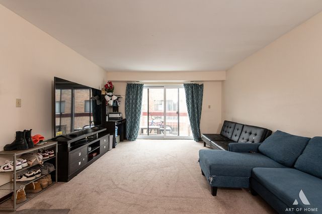 6550 N CALIFORNIA Avenue 302, Chicago, IL 60645