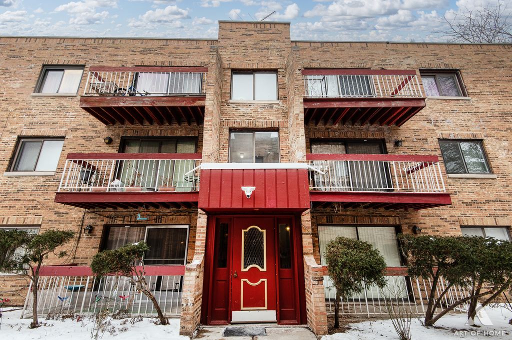 6550 N CALIFORNIA Avenue 302, Chicago, IL 60645