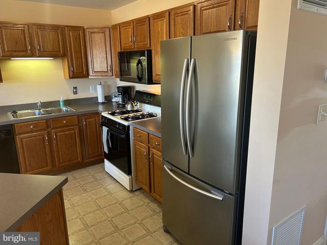 270 BUCKLEY DR, Harrisburg, PA 17112