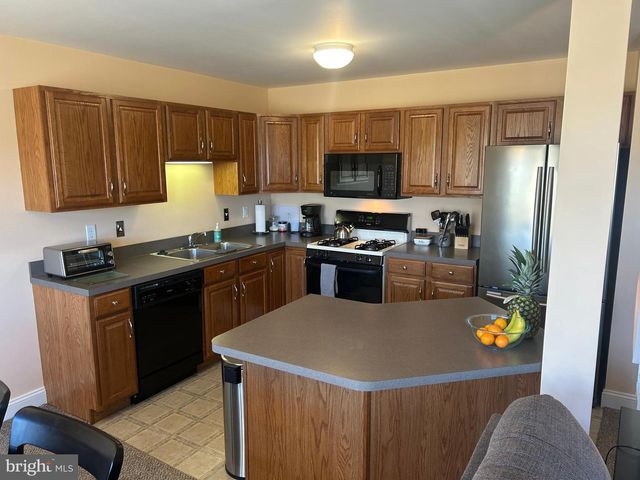 270 BUCKLEY DR, Harrisburg, PA 17112