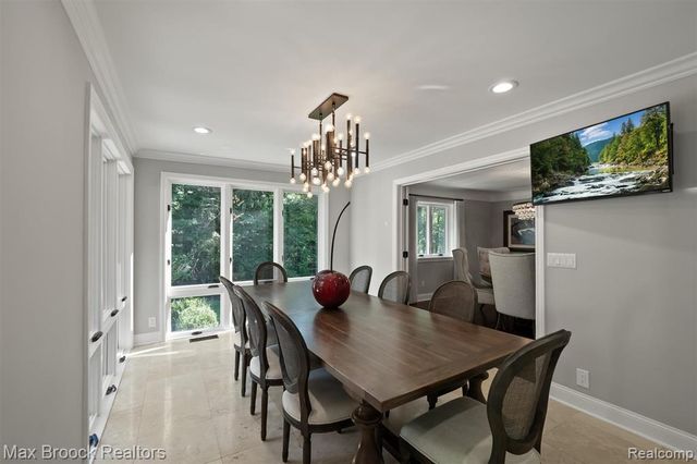 5190 Clarendon Crest Street, Bloomfield Hills, MI 48302