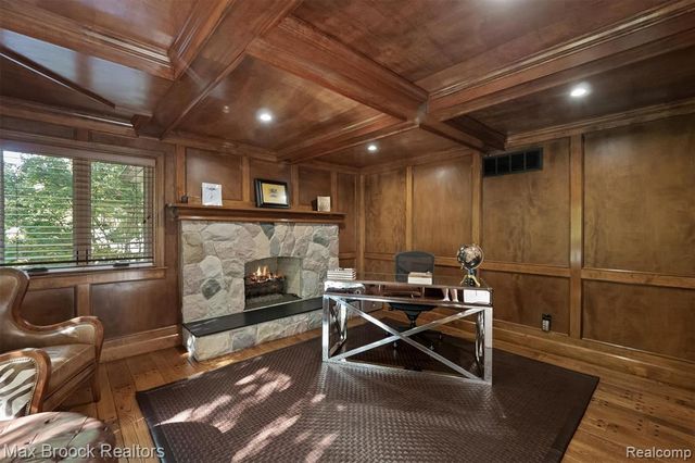5190 Clarendon Crest Street, Bloomfield Hills, MI 48302