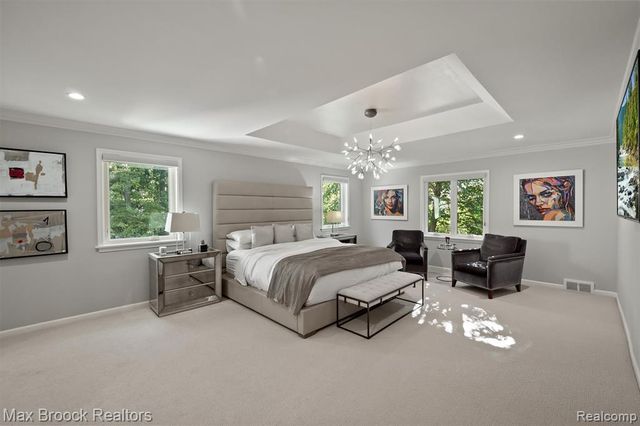 5190 Clarendon Crest Street, Bloomfield Hills, MI 48302