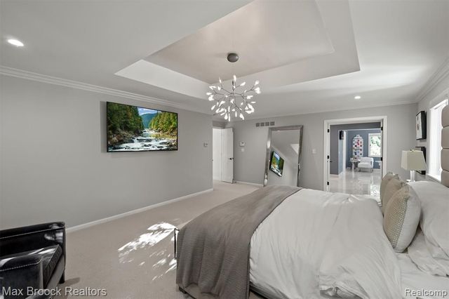 5190 Clarendon Crest Street, Bloomfield Hills, MI 48302
