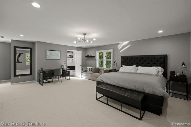 5190 Clarendon Crest Street, Bloomfield Hills, MI 48302