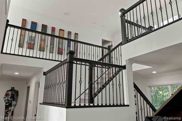 5190 Clarendon Crest Street, Bloomfield Hills, MI 48302