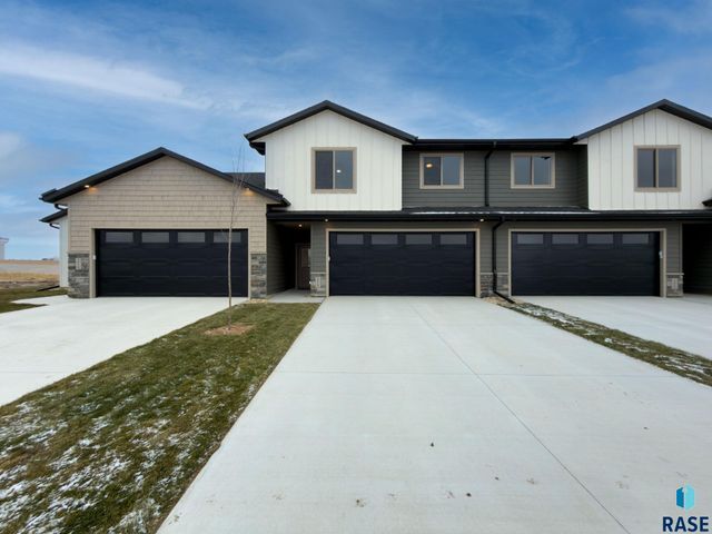 2820 E Hazelnut St Street, Brandon, SD 57005