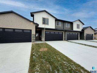 2820 E Hazelnut St Street, Brandon, SD 57005