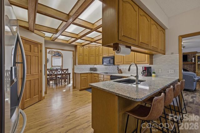 46 Mariners Point Lane, Hickory, NC 28601