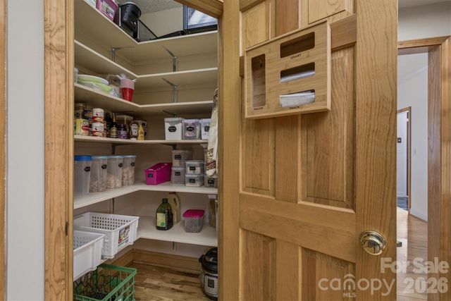 46 Mariners Point Lane, Hickory, NC 28601