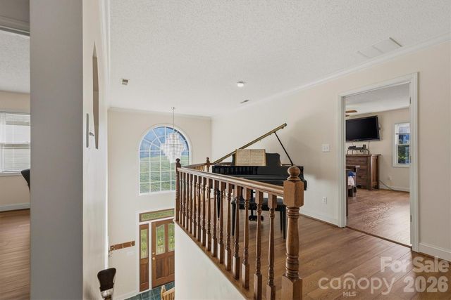 46 Mariners Point Lane, Hickory, NC 28601