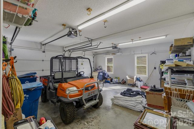 46 Mariners Point Lane, Hickory, NC 28601