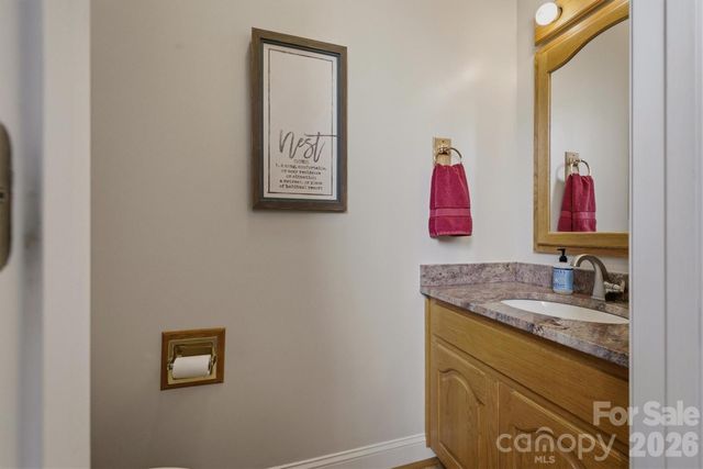 46 Mariners Point Lane, Hickory, NC 28601