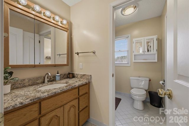 46 Mariners Point Lane, Hickory, NC 28601