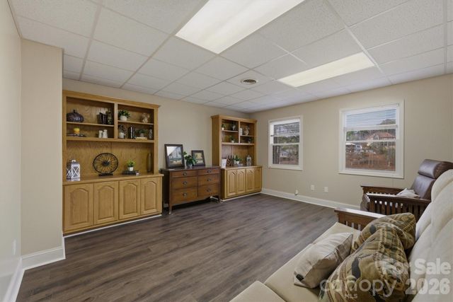 46 Mariners Point Lane, Hickory, NC 28601