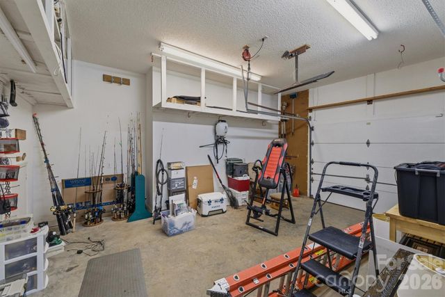 46 Mariners Point Lane, Hickory, NC 28601