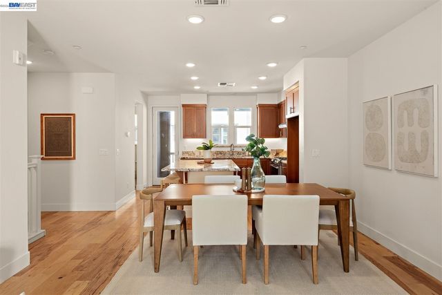 475 Diller St, Alameda, CA 94501