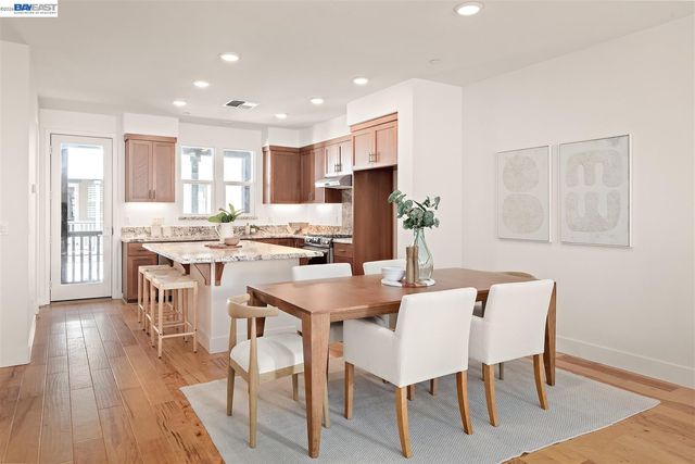 475 Diller St, Alameda, CA 94501