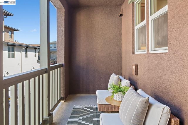 475 Diller St, Alameda, CA 94501