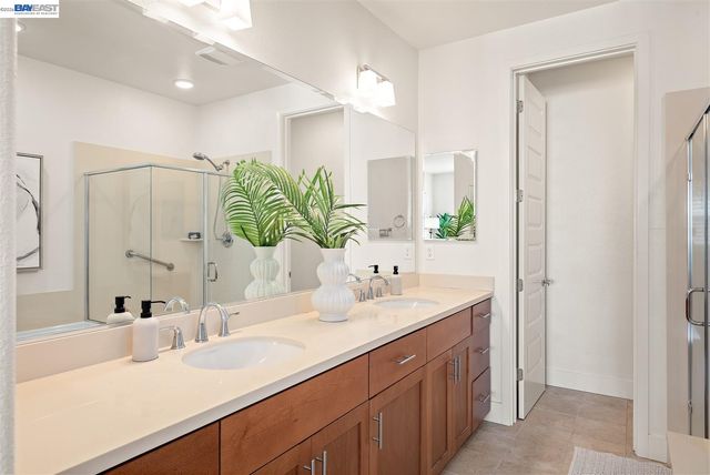 475 Diller St, Alameda, CA 94501