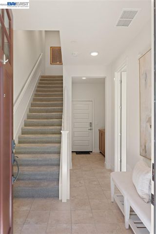 475 Diller St, Alameda, CA 94501