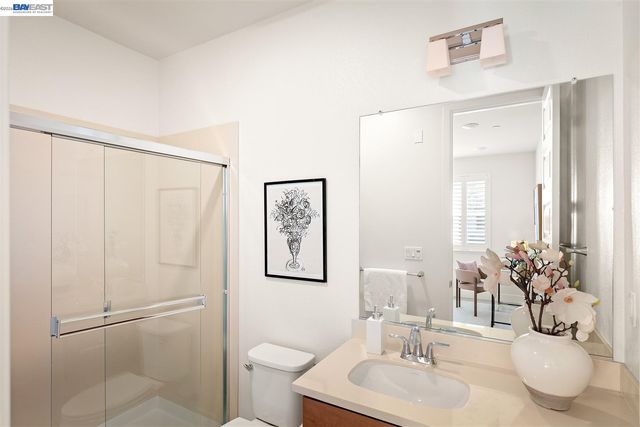 475 Diller St, Alameda, CA 94501
