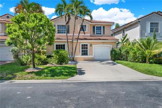 10840 NW 46th Dr, Coral Springs, FL 33076