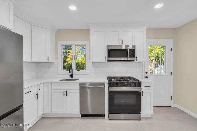 44 Lake Drive, Roosevelt, NJ 08555