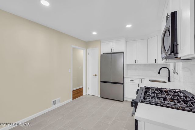 44 Lake Drive, Roosevelt, NJ 08555