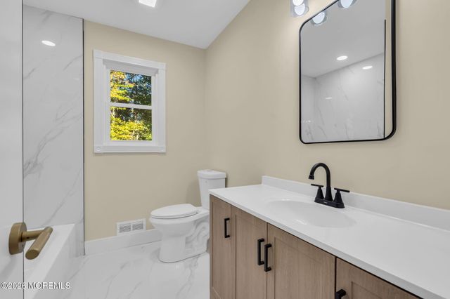 44 Lake Drive, Roosevelt, NJ 08555