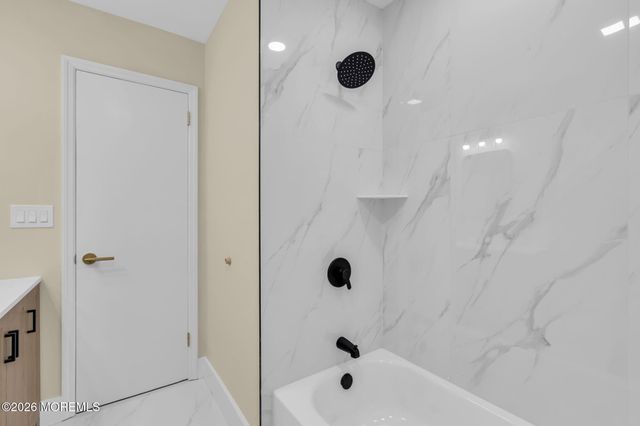 44 Lake Drive, Roosevelt, NJ 08555