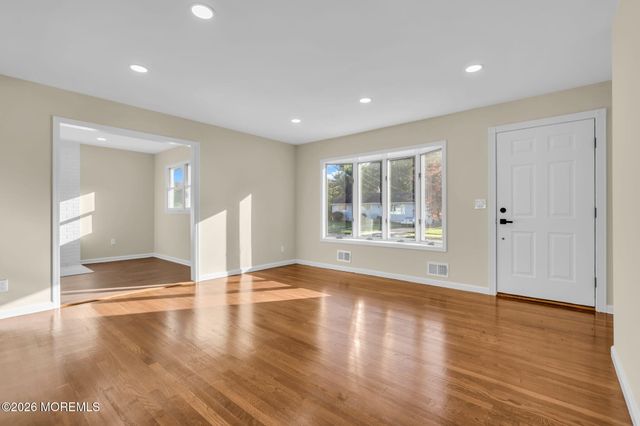 44 Lake Drive, Roosevelt, NJ 08555
