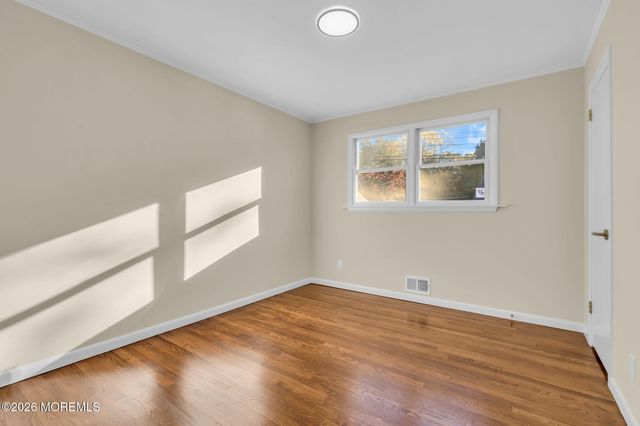 44 Lake Drive, Roosevelt, NJ 08555