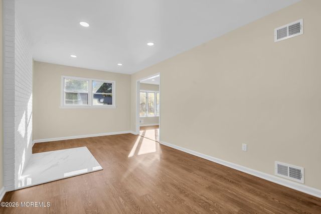 44 Lake Drive, Roosevelt, NJ 08555