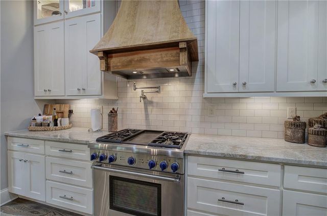 16 Cambridge Way, Cartersville, GA 30121