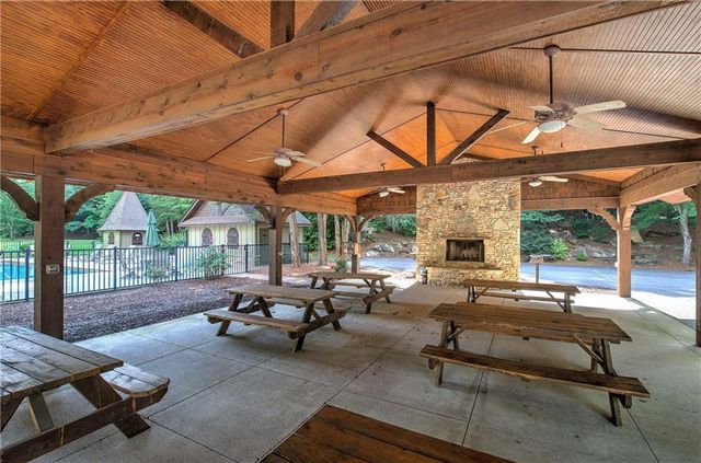 16 Cambridge Way, Cartersville, GA 30121