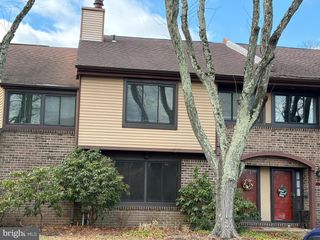 25 INDEPENDENCE PL, Newtown, PA 18940