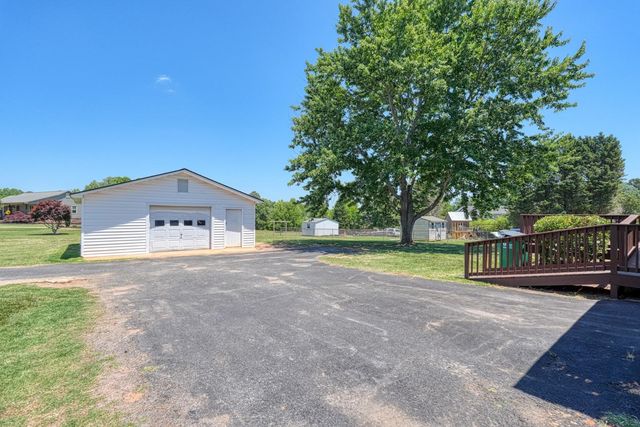 241 Mason Drive, Inman, SC 29349