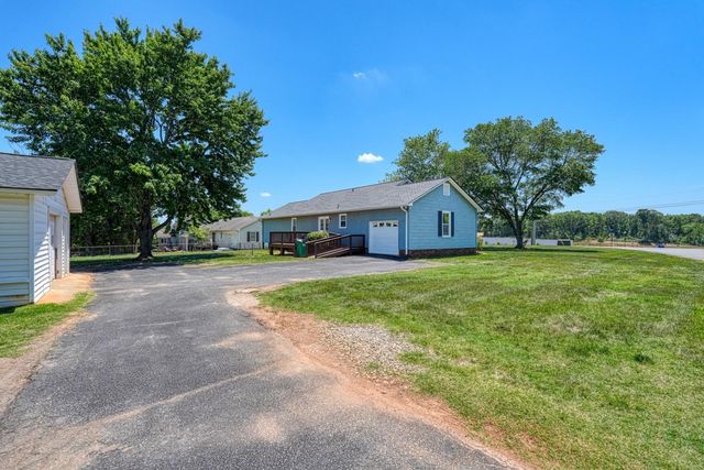 241 Mason Drive, Inman, SC 29349