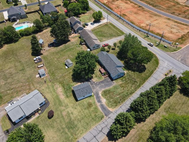 241 Mason Drive, Inman, SC 29349