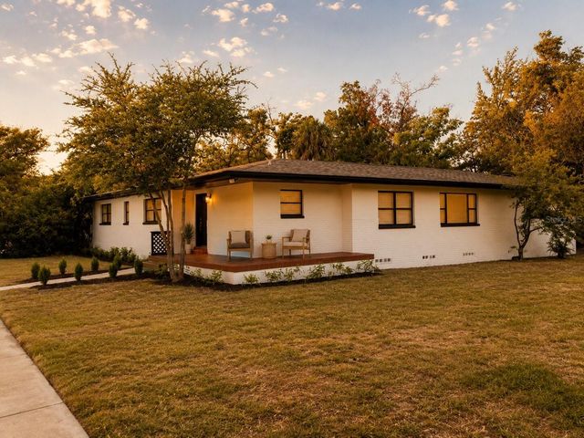 2605 E 17TH AVENUE, Tampa, FL 33605