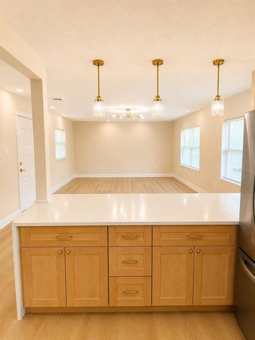 2605 E 17TH AVENUE, Tampa, FL 33605