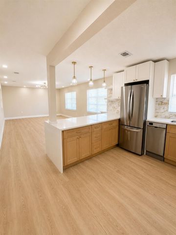 2605 E 17TH AVENUE, Tampa, FL 33605