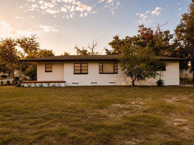 2605 E 17TH AVENUE, Tampa, FL 33605