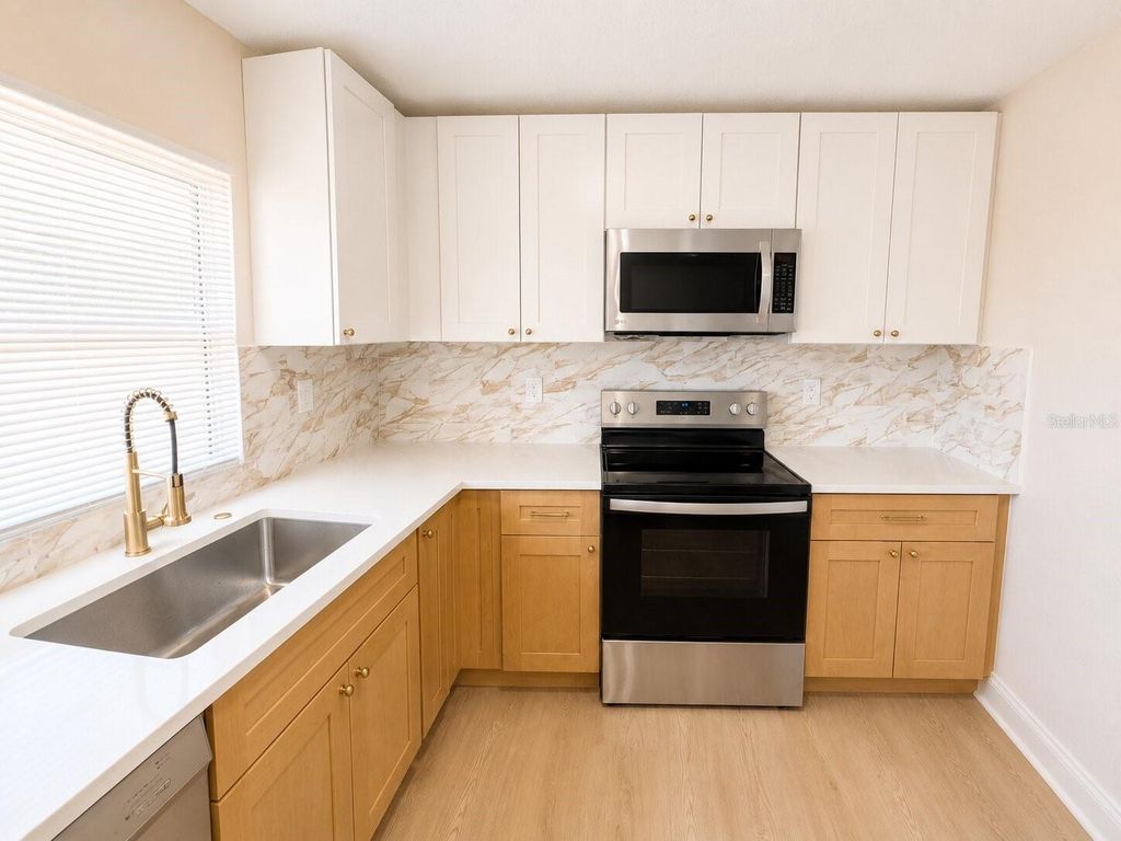 Image 19 of property listing at 2605 E 17TH AVENUE, Tampa, FL 33605