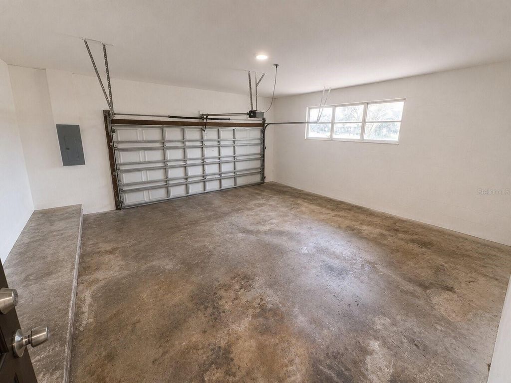 Image 43 of property listing at 2605 E 17TH AVENUE, Tampa, FL 33605