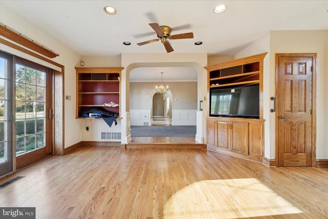 1042 BLYTHE AVE, Drexel Hill, PA 19026